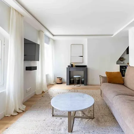 Apartment Invalides Palais Bourbon Luxueux 4p